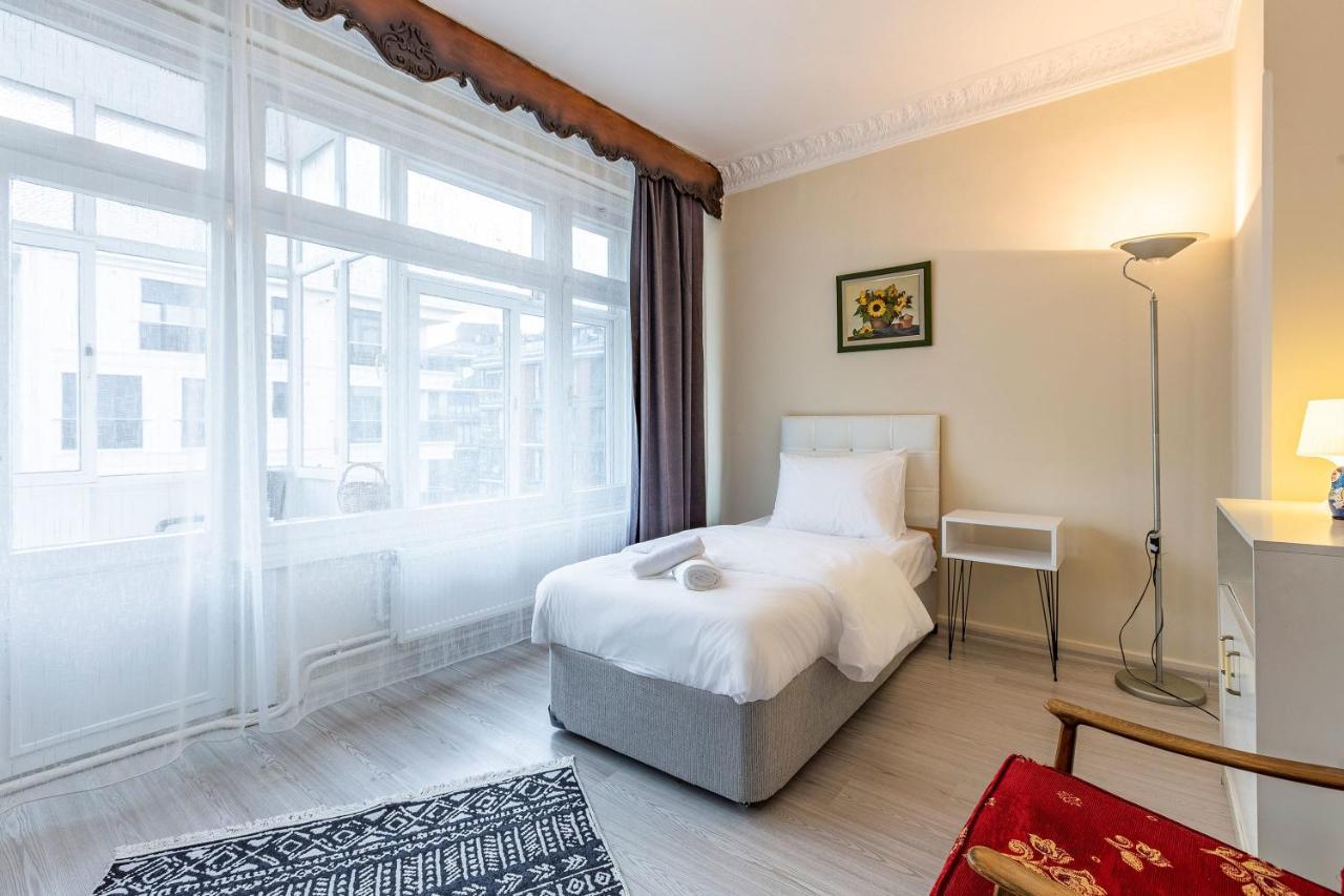 Charming Apartment Surrounded By Vibrant Attractions In Kadikoy Κωνσταντινούπολη Εξωτερικό φωτογραφία