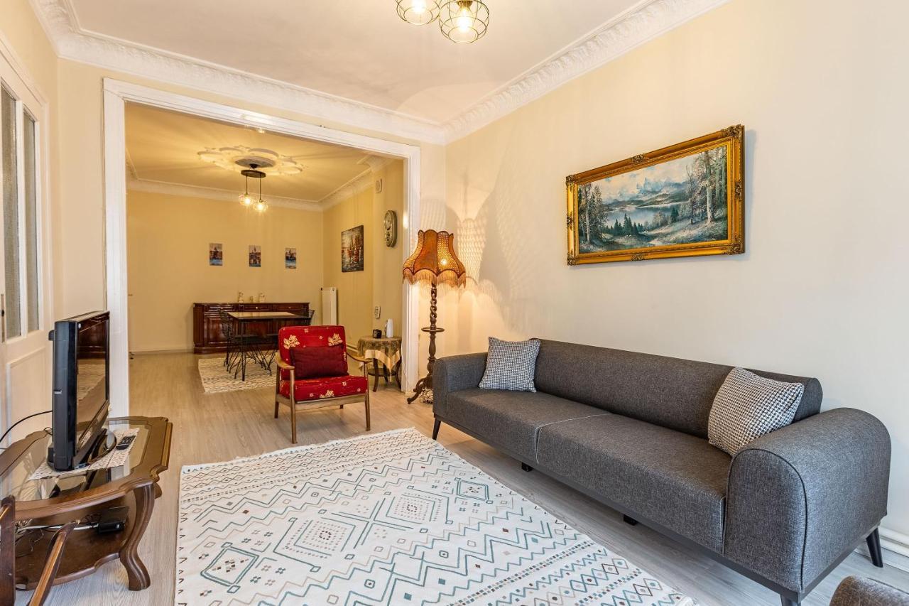 Charming Apartment Surrounded By Vibrant Attractions In Kadikoy Κωνσταντινούπολη Εξωτερικό φωτογραφία