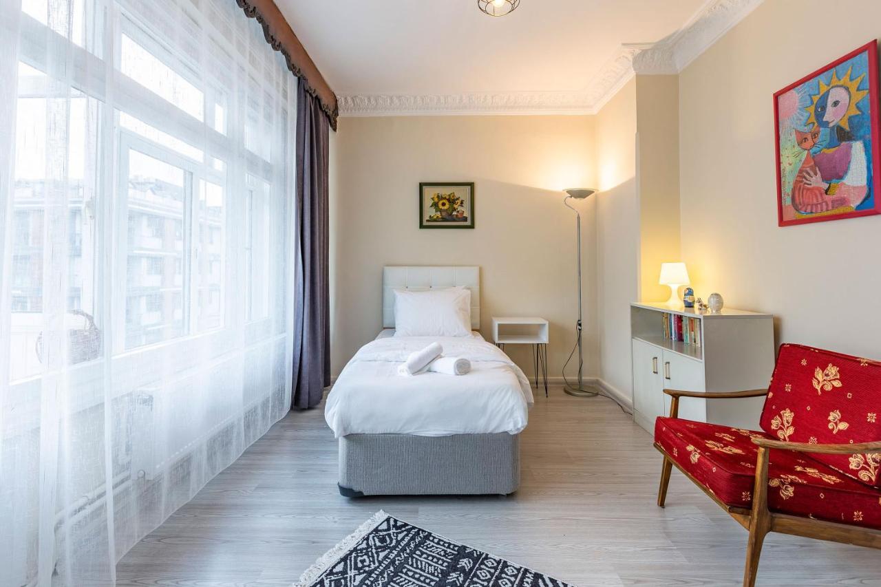 Charming Apartment Surrounded By Vibrant Attractions In Kadikoy Κωνσταντινούπολη Εξωτερικό φωτογραφία