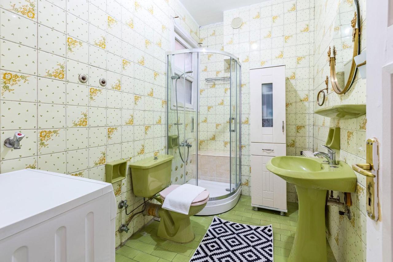 Charming Apartment Surrounded By Vibrant Attractions In Kadikoy Κωνσταντινούπολη Εξωτερικό φωτογραφία
